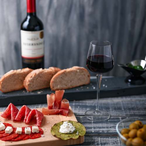 www.wineloversbox.co.uk - personalized wine box gift in UK